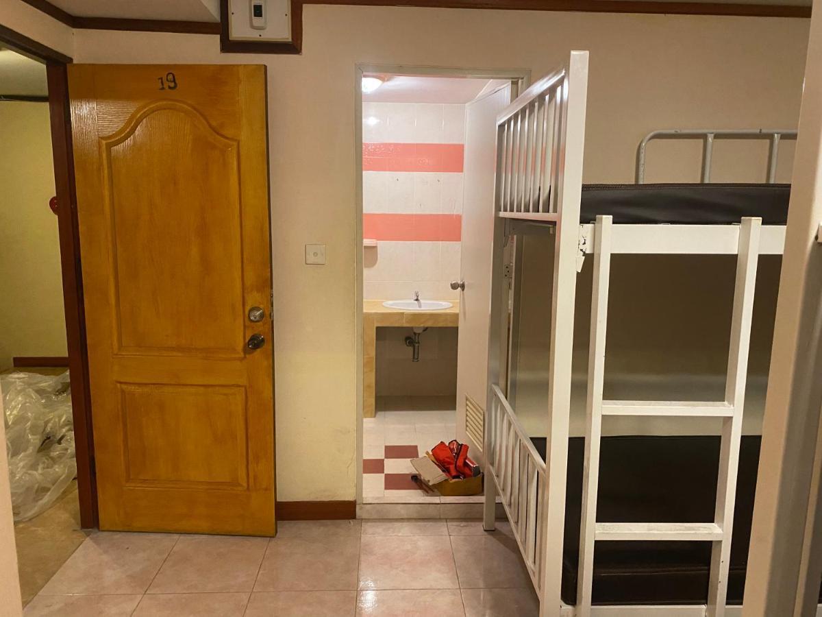 Nearthepark Backpack Hostel 2 Чиангмай Экстерьер фото