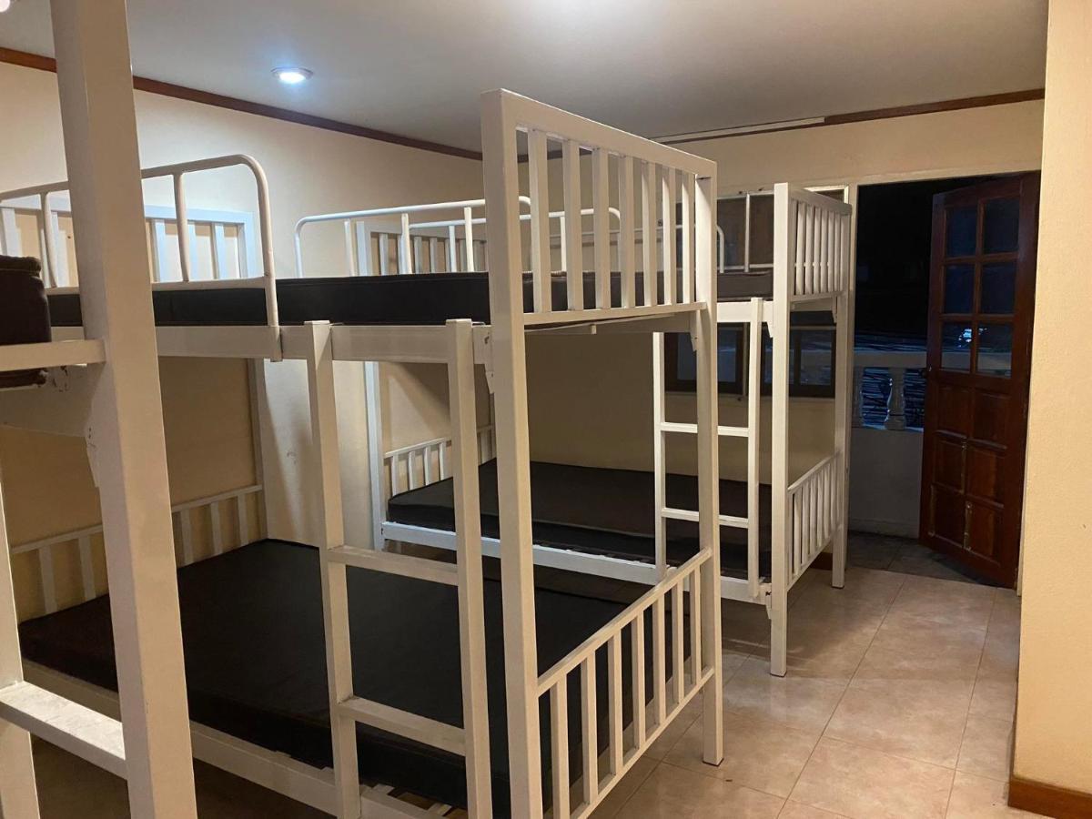 Nearthepark Backpack Hostel 2 Чиангмай Экстерьер фото